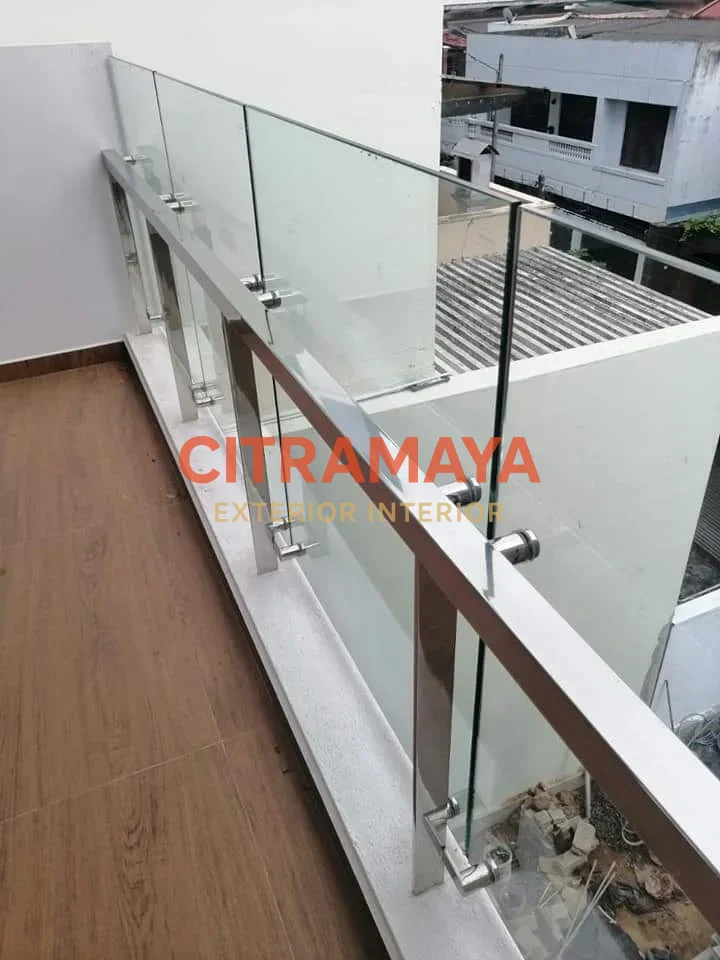 Standar Keamanan Railing Kaca: Panduan Teknis untuk Bangunan Modern