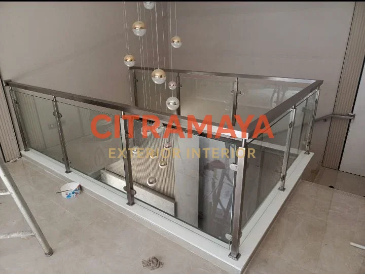 Tips Memilih Railing Tangga Kaca Agar Aman, Elegan, dan Sesuai Konsep Rumah