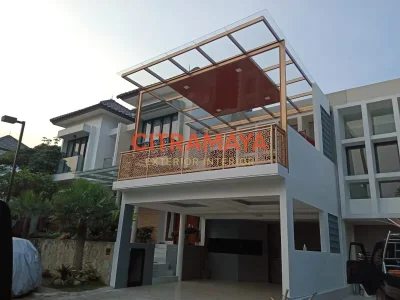 Instalasi Kanopi Kaca untuk Rumah Modern – Elegan, Fungsional, dan Bernilai Tinggi
