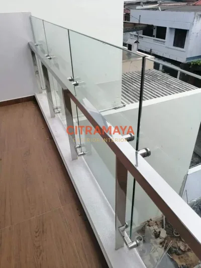 Standar Keamanan Railing Kaca: Panduan Teknis untuk Bangunan Modern