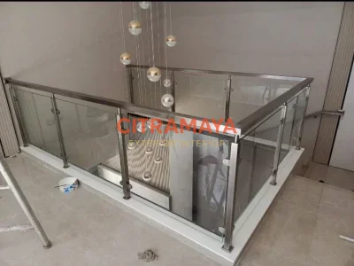 Tips Memilih Railing Tangga Kaca Agar Aman, Elegan, dan Sesuai Konsep Rumah